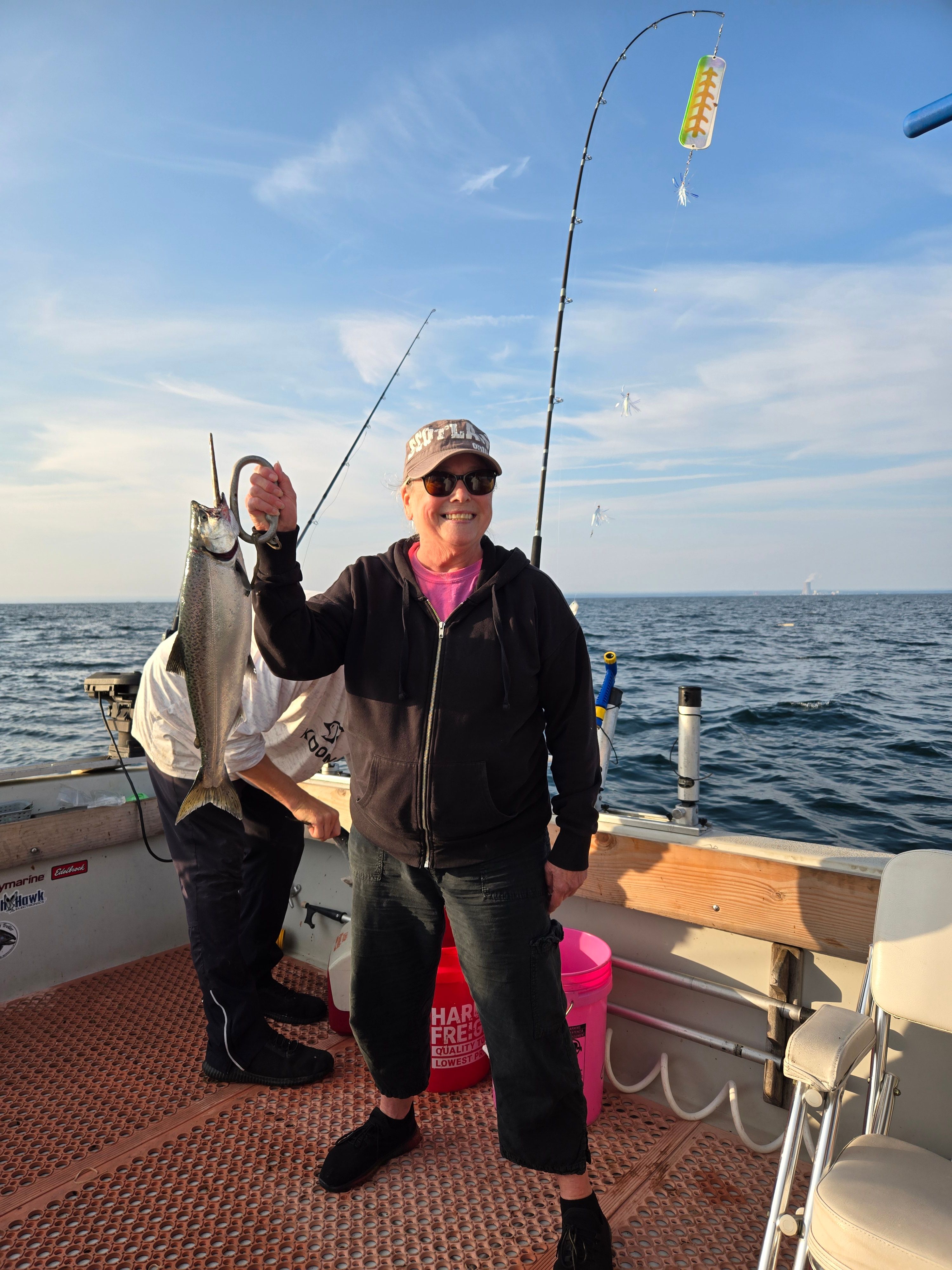 Chinook salmon, 18 inches, fishing