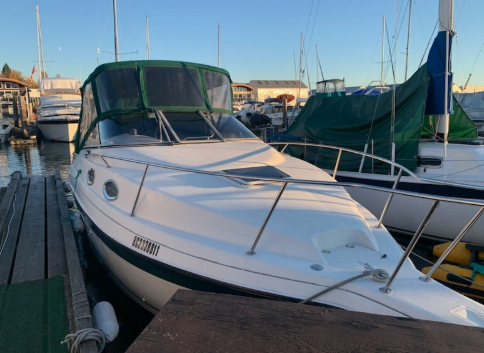 Motorboat (engine-powered)