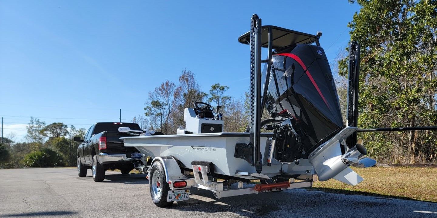 Motorboat (engine-powered)