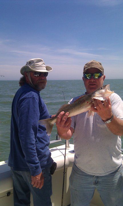 Weekday Walleye Fishing on Lake Erie | Gizzmo