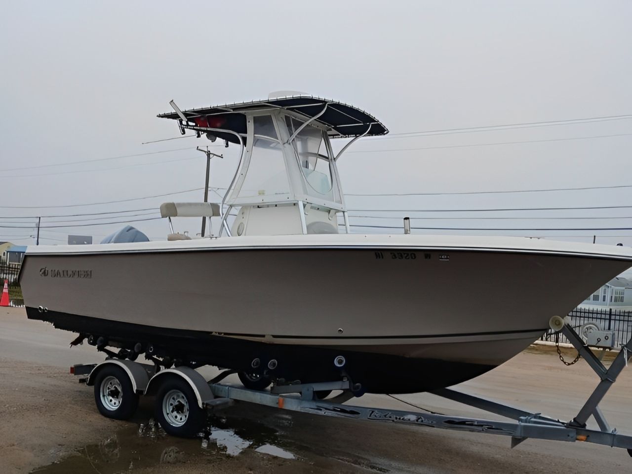 Motorboat (engine-powered)