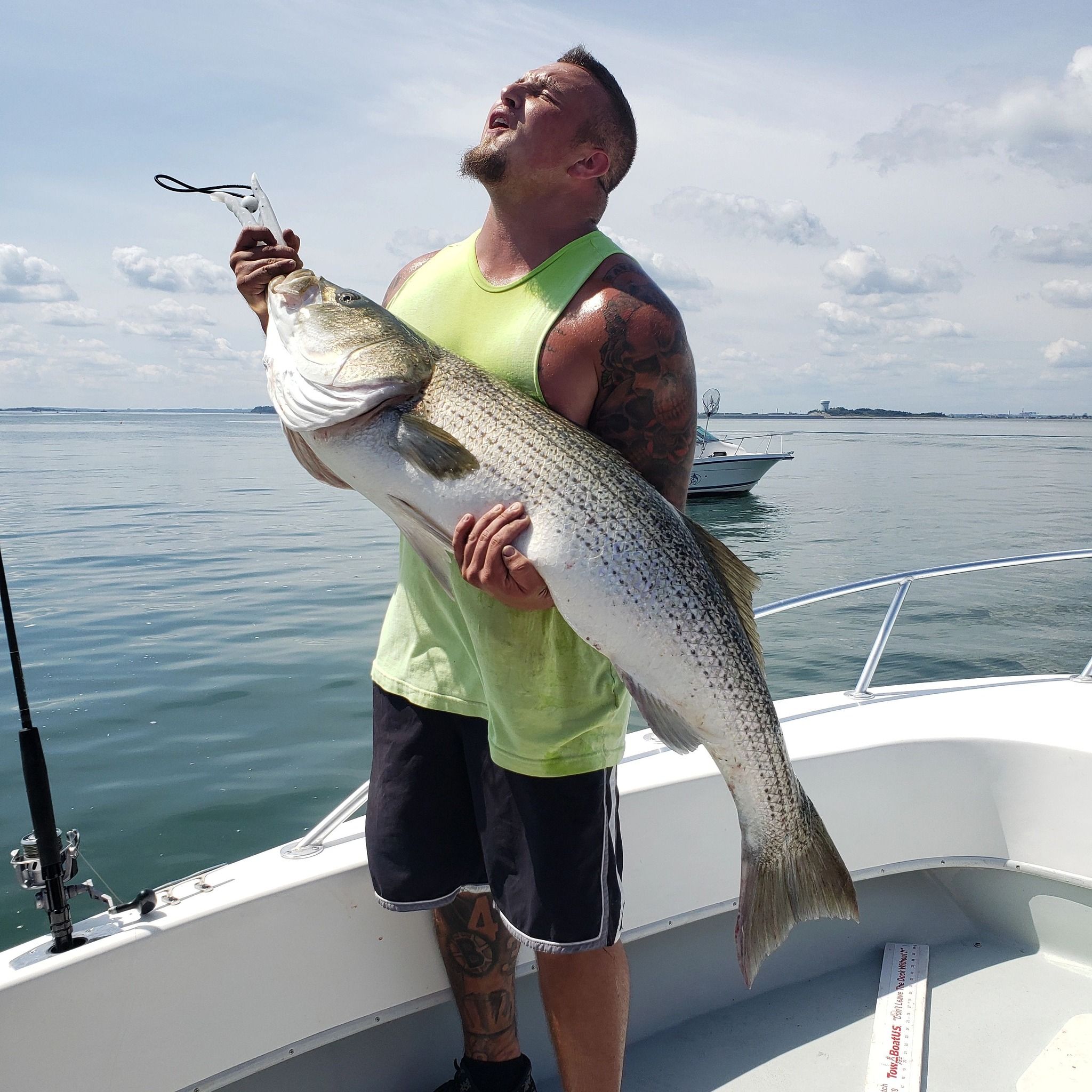 Boston Harbor Seasoned Angler Inshore Stormbuster