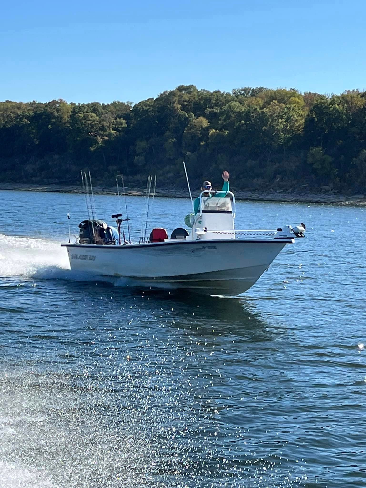 Motorboat (engine-powered)