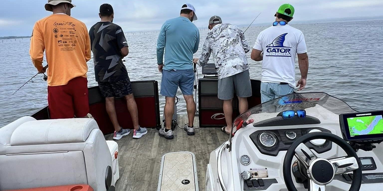 Motorboat (engine-powered)