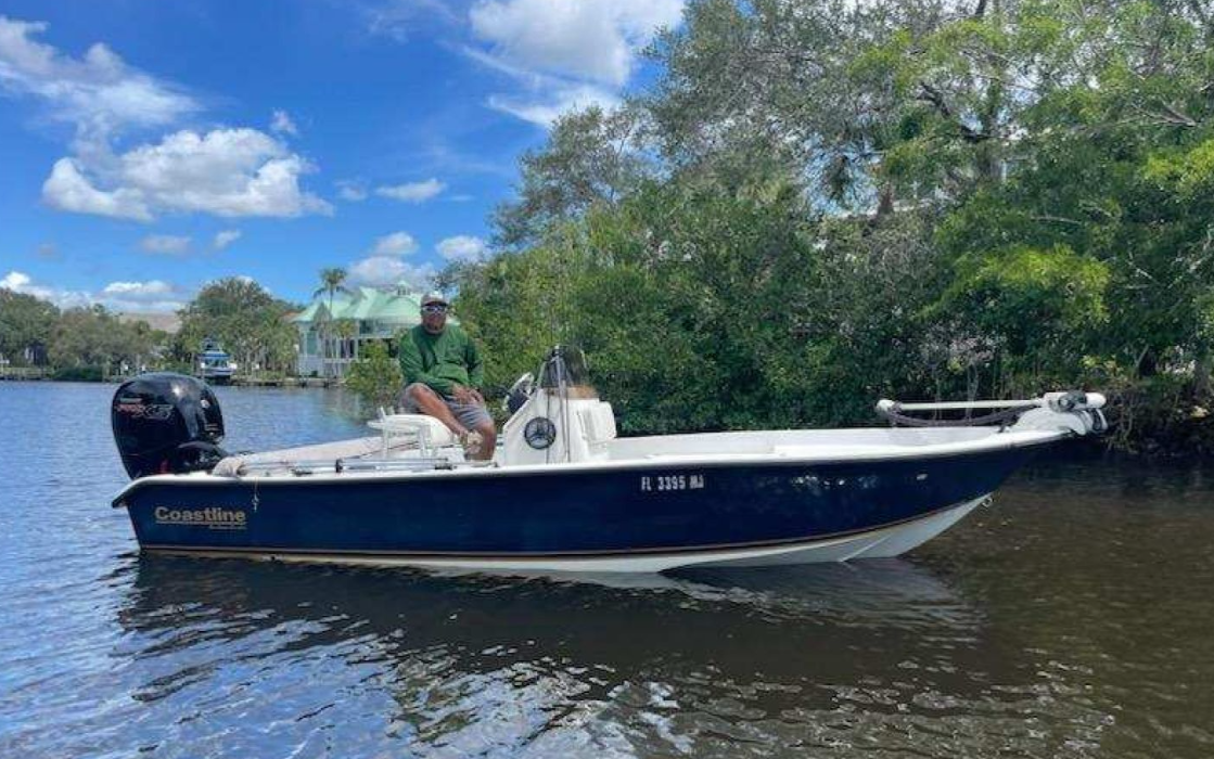 Motorboat (engine-powered)