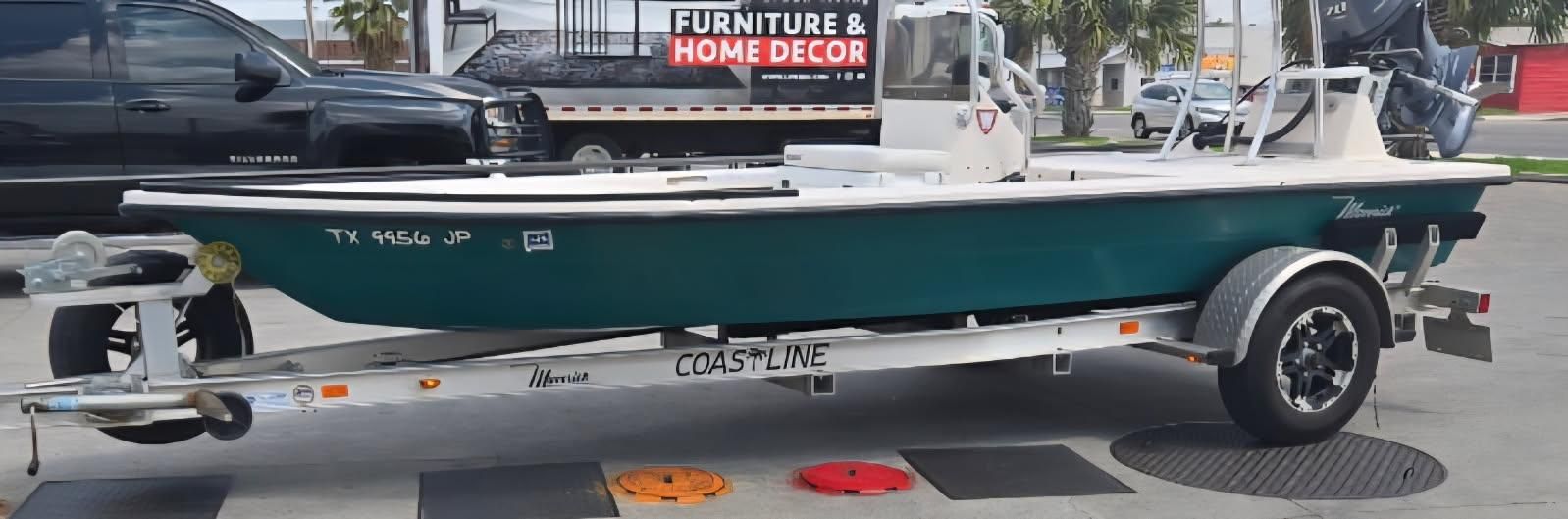 Motorboat (engine-powered)