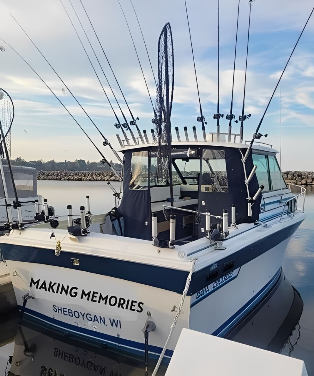 Motorboat (engine-powered)