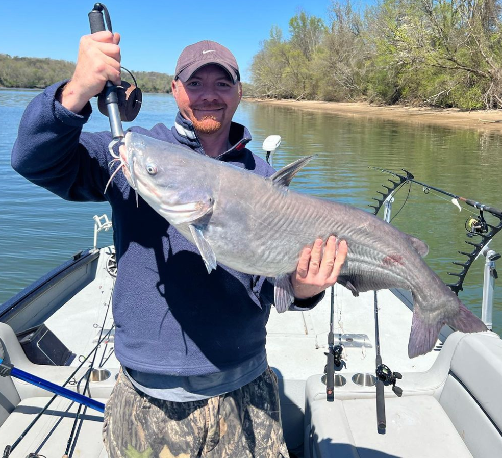 Southern Outdoor Sportsmen Tennessee River Monster Catfish Fishing Trips fishing River