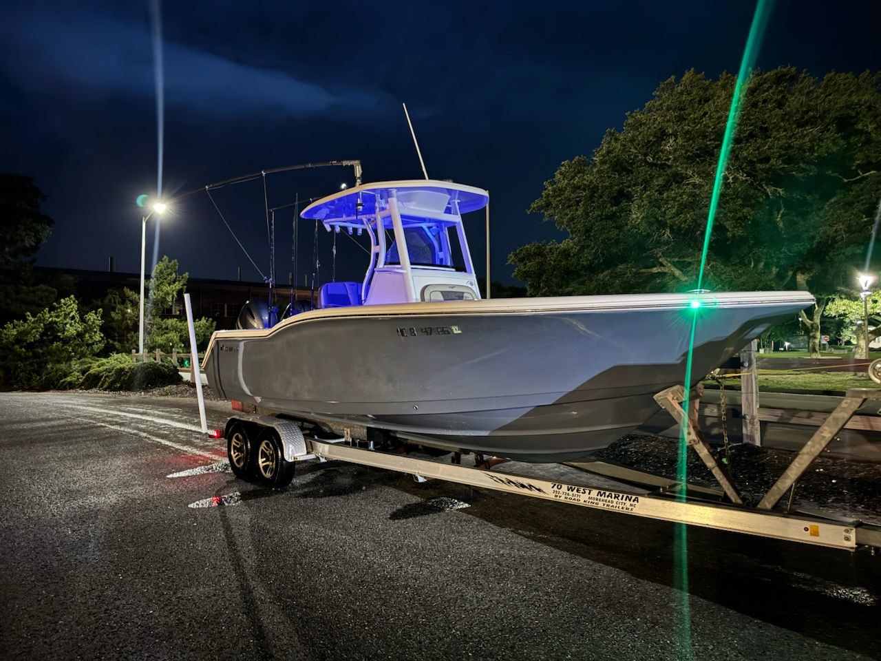 Motorboat (engine-powered)