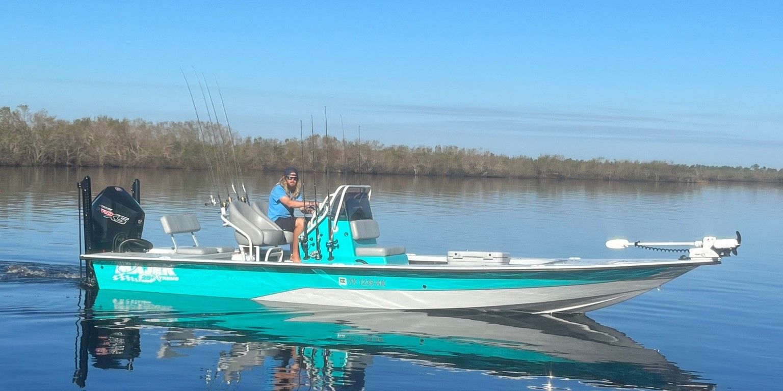 Motorboat (engine-powered)