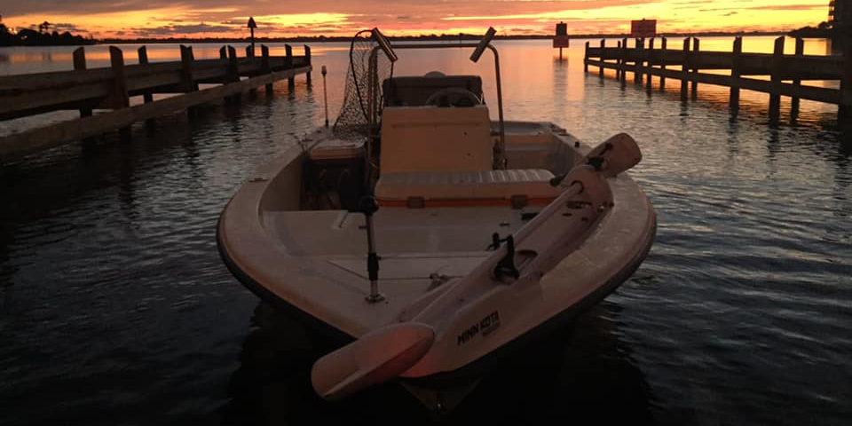 Motorboat (engine-powered)