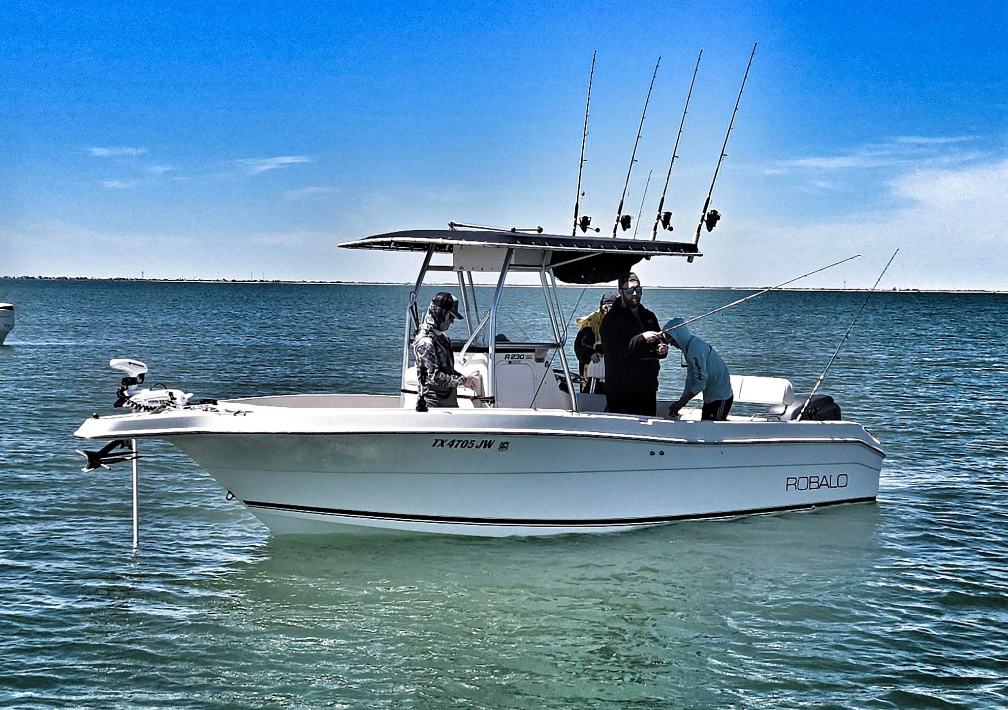 Motorboat (engine-powered)
