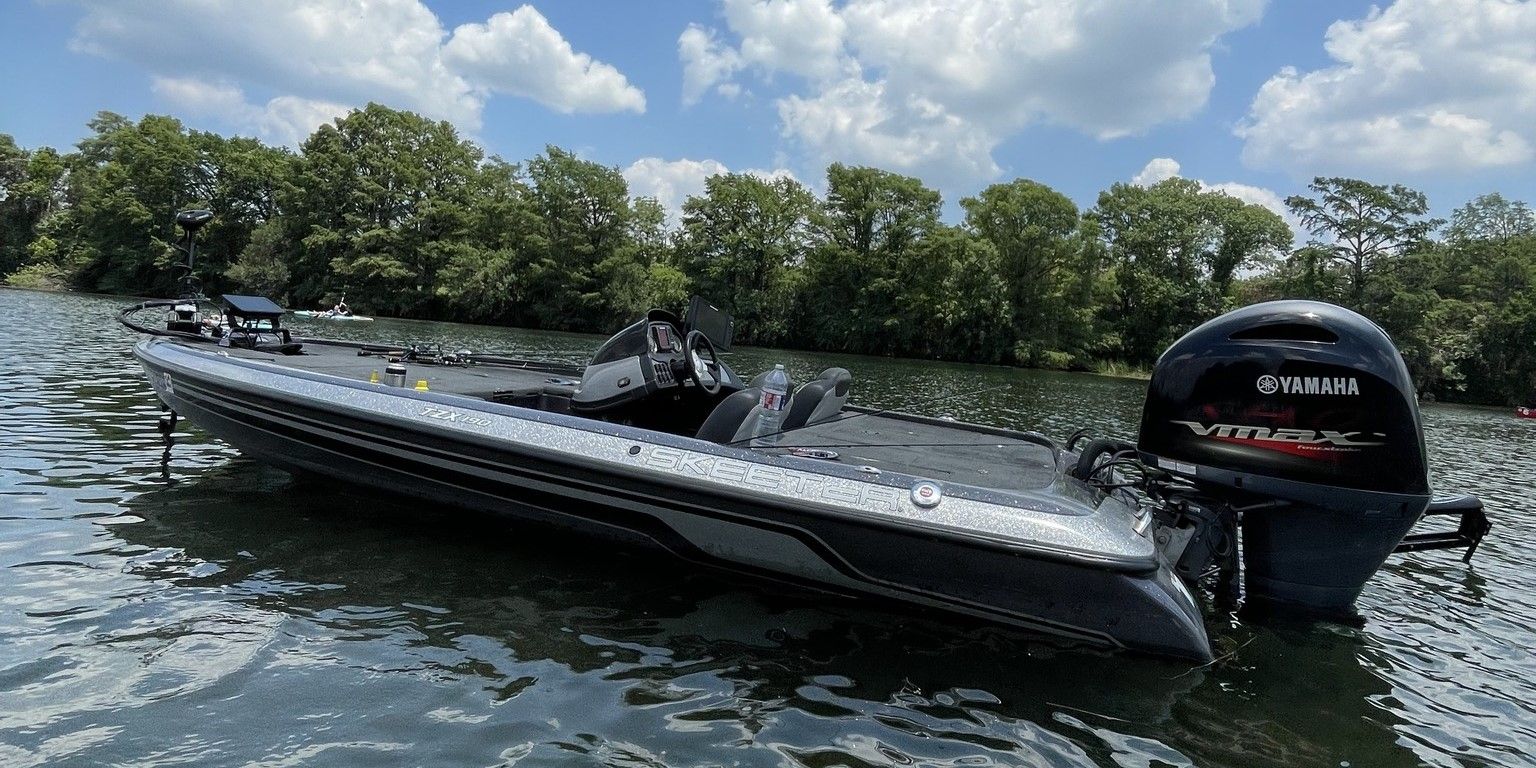 Sailboat (sail-propelled)