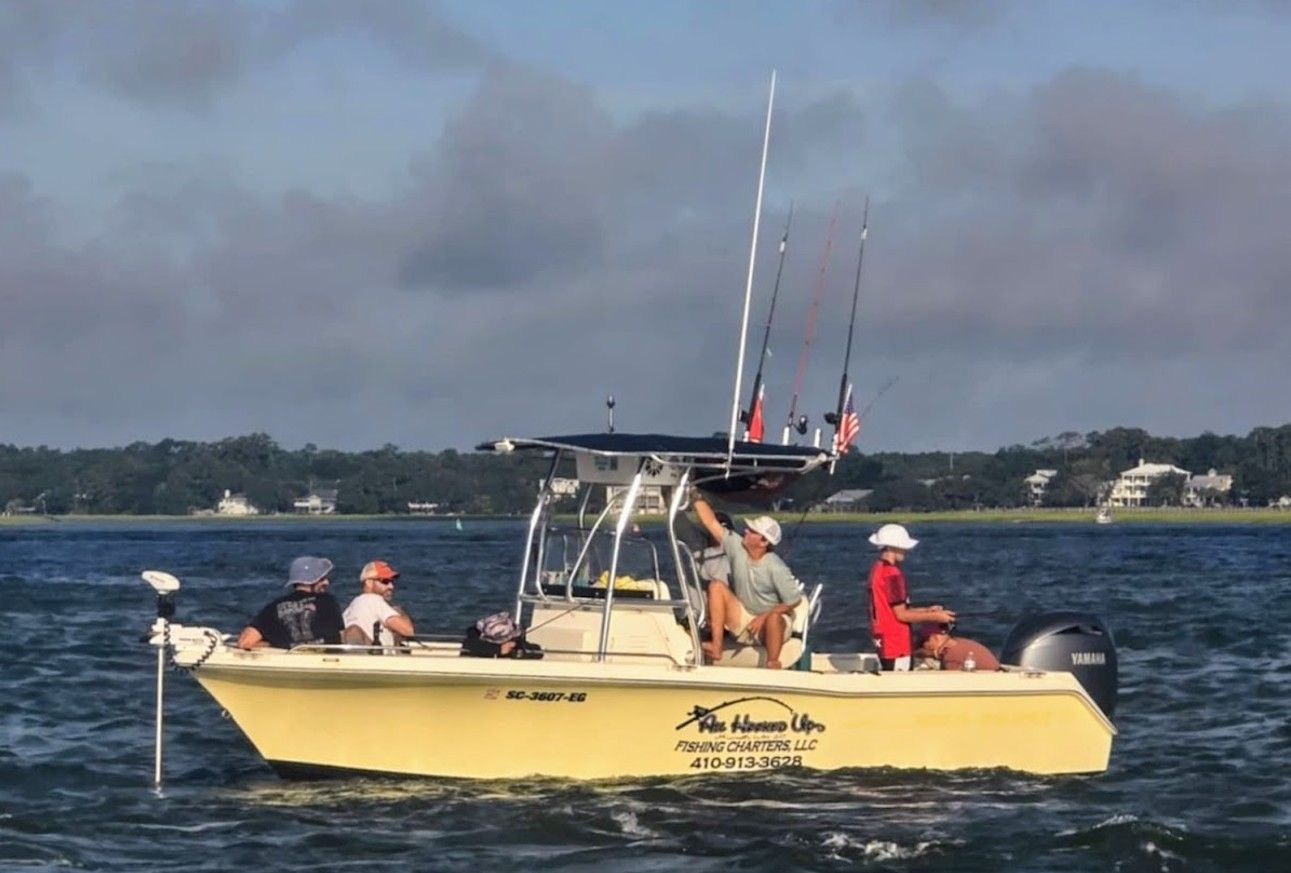 Motorboat (engine-powered)