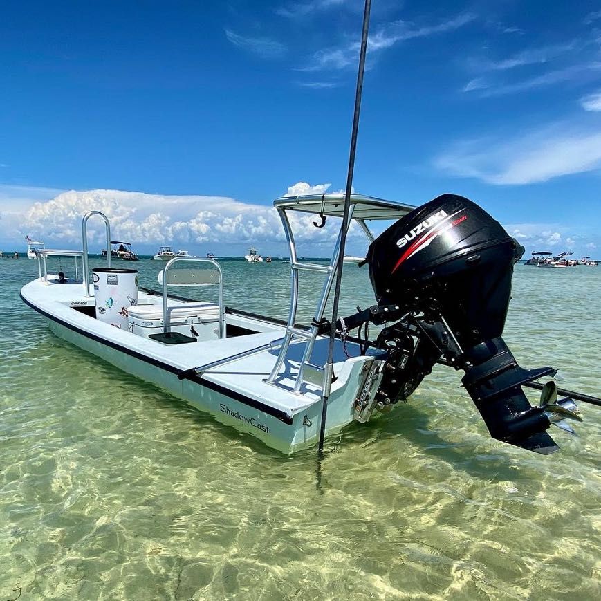 Motorboat (engine-powered)