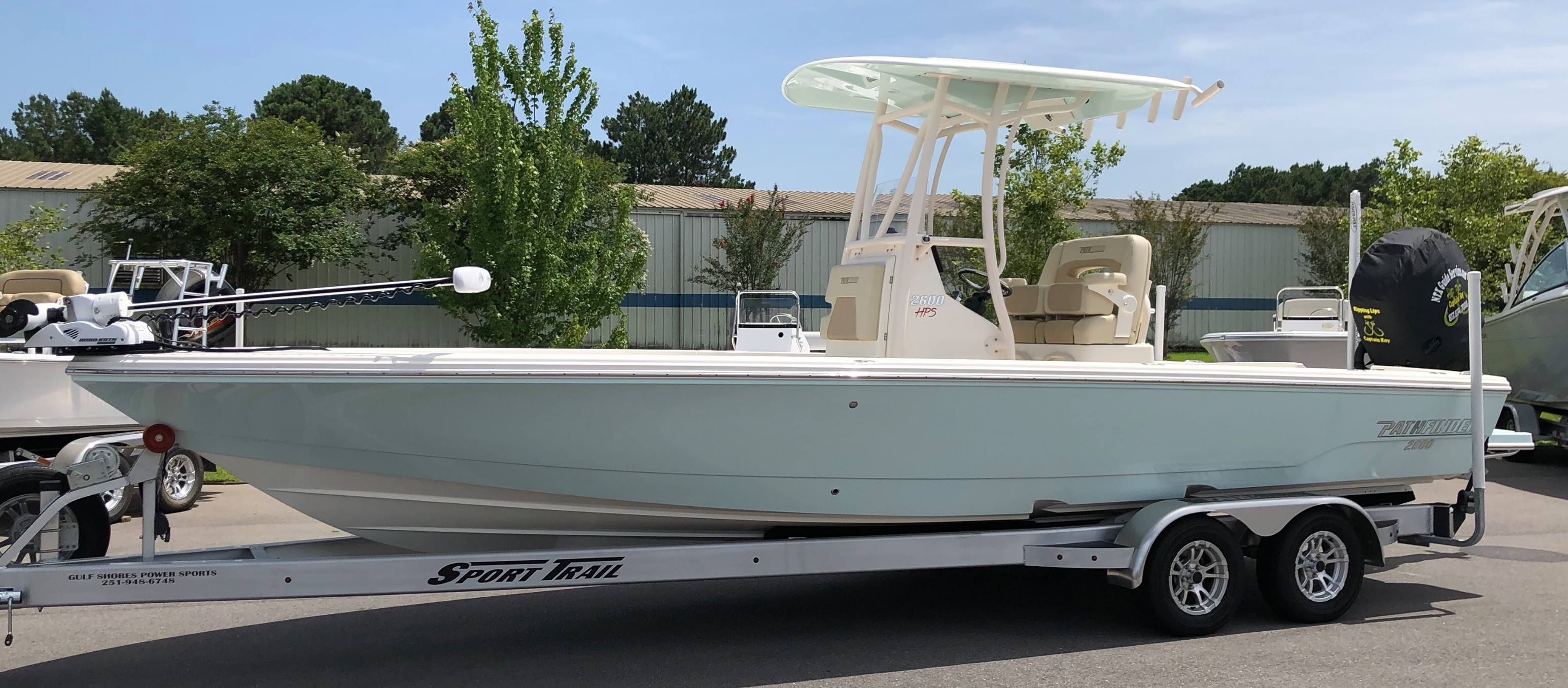 Motorboat (engine-powered)