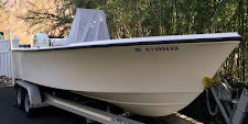 Motorboat (engine-powered)