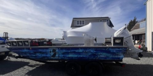 Motorboat (engine-powered)