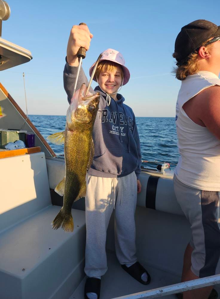 Lake Erie Walleye & Perch: Premium Fishing Trip