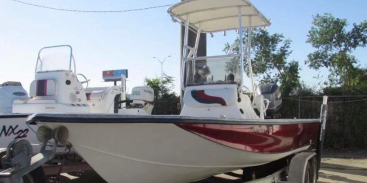 Motorboat (engine-powered)