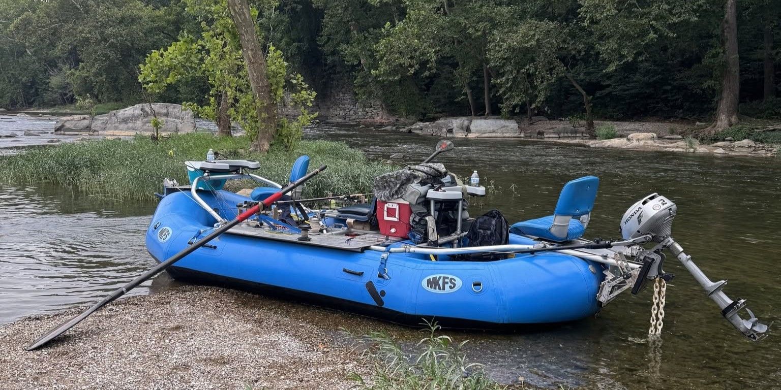 Motorboat (engine-powered)