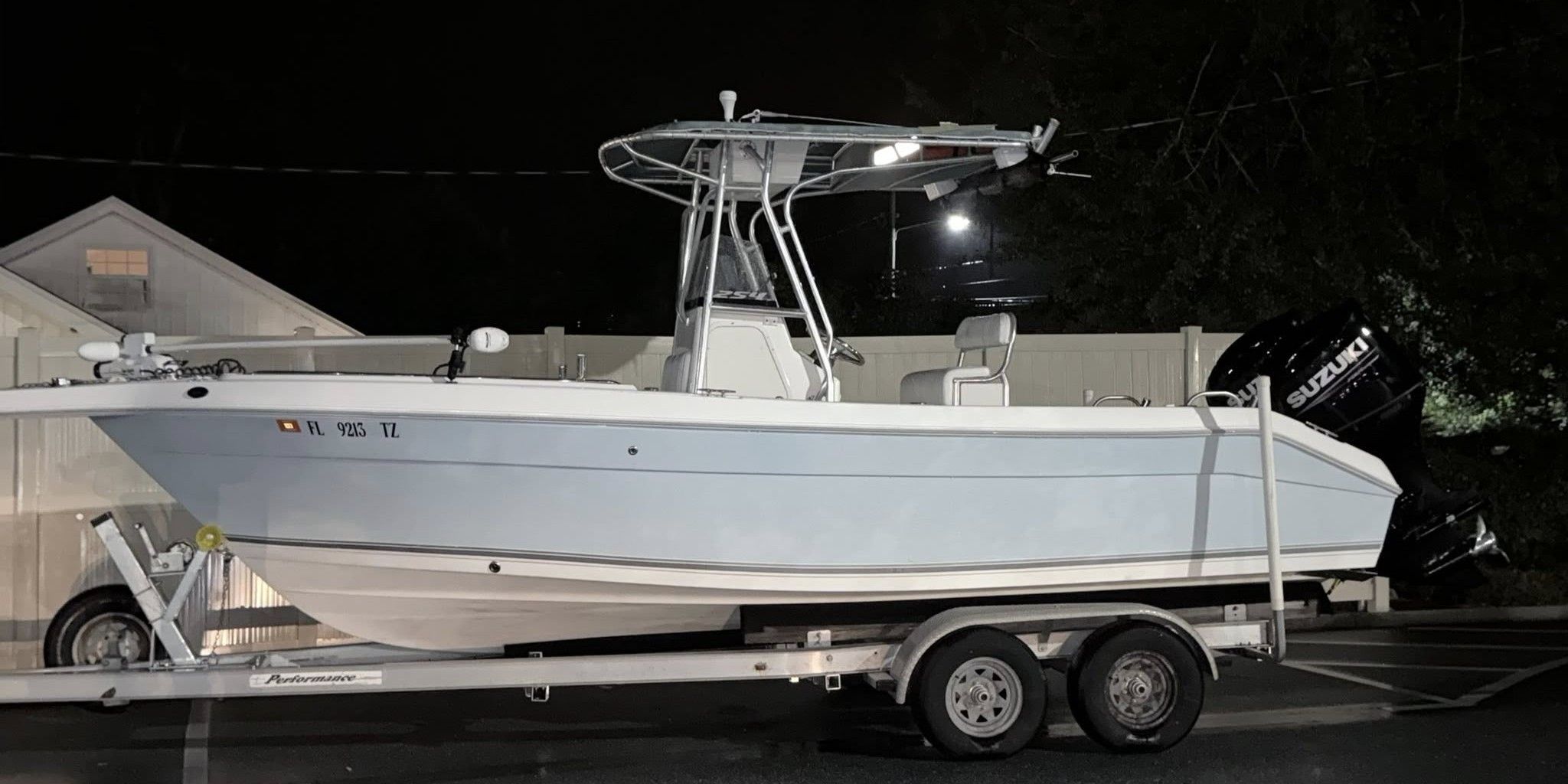 Motorboat (engine-powered)
