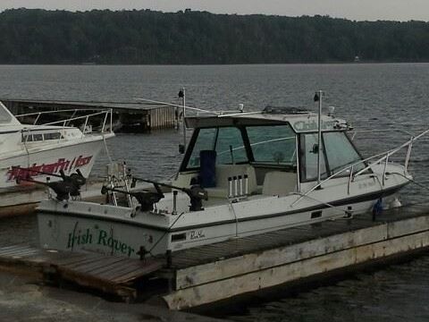 Motorboat (engine-powered)