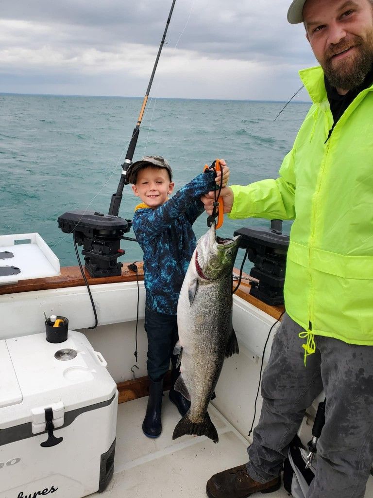 Child-Friendly Salmon Fishing in Lake Ontario