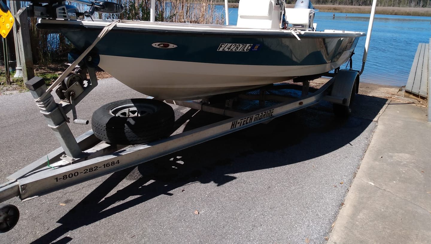 Motorboat (engine-powered)