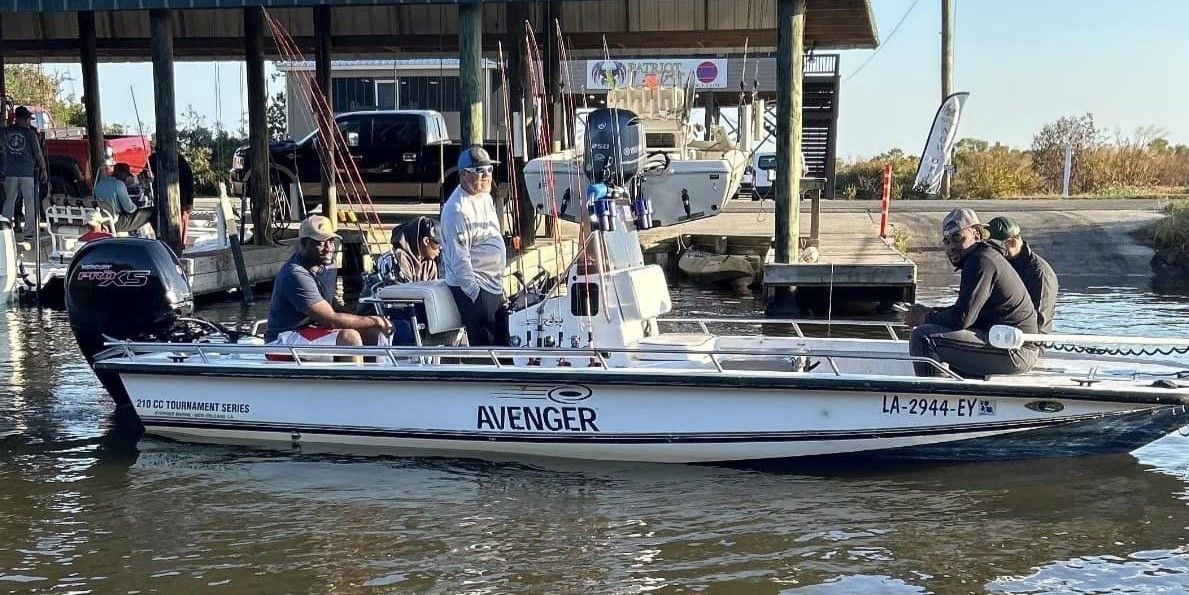Motorboat (engine-powered)