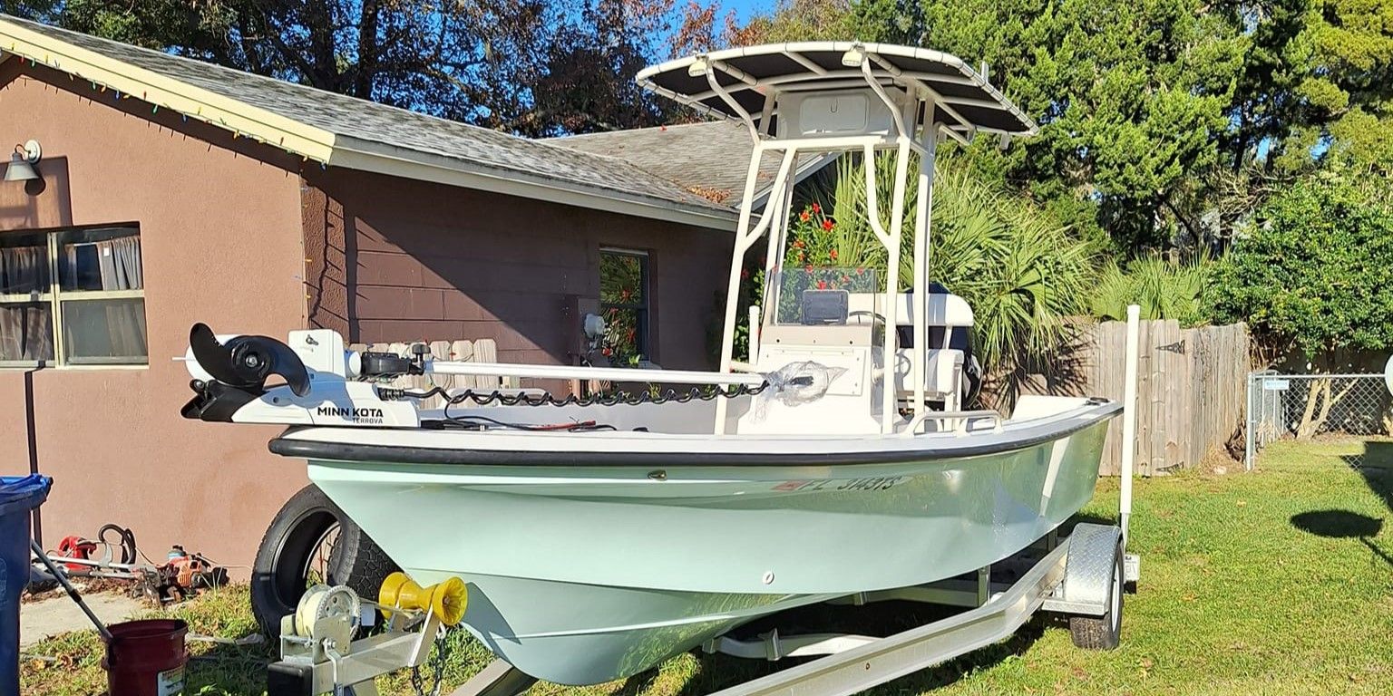 Motorboat (engine-powered)