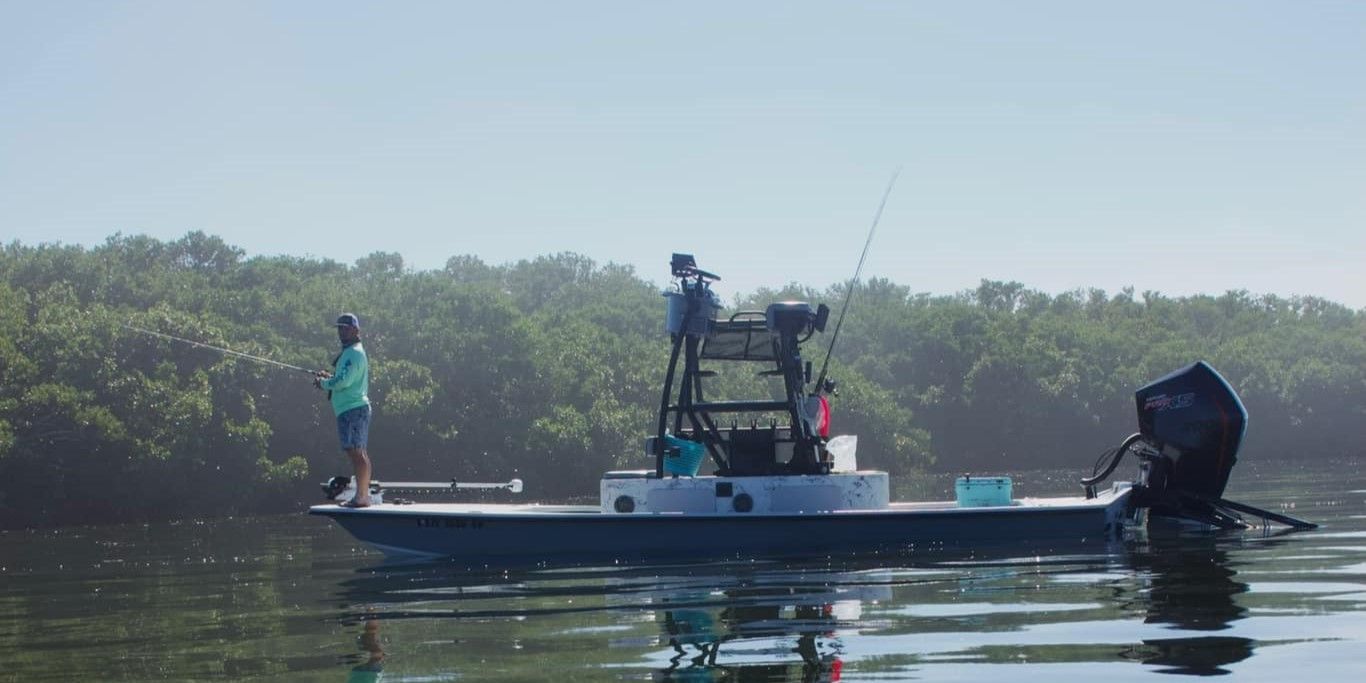 Motorboat (engine-powered)