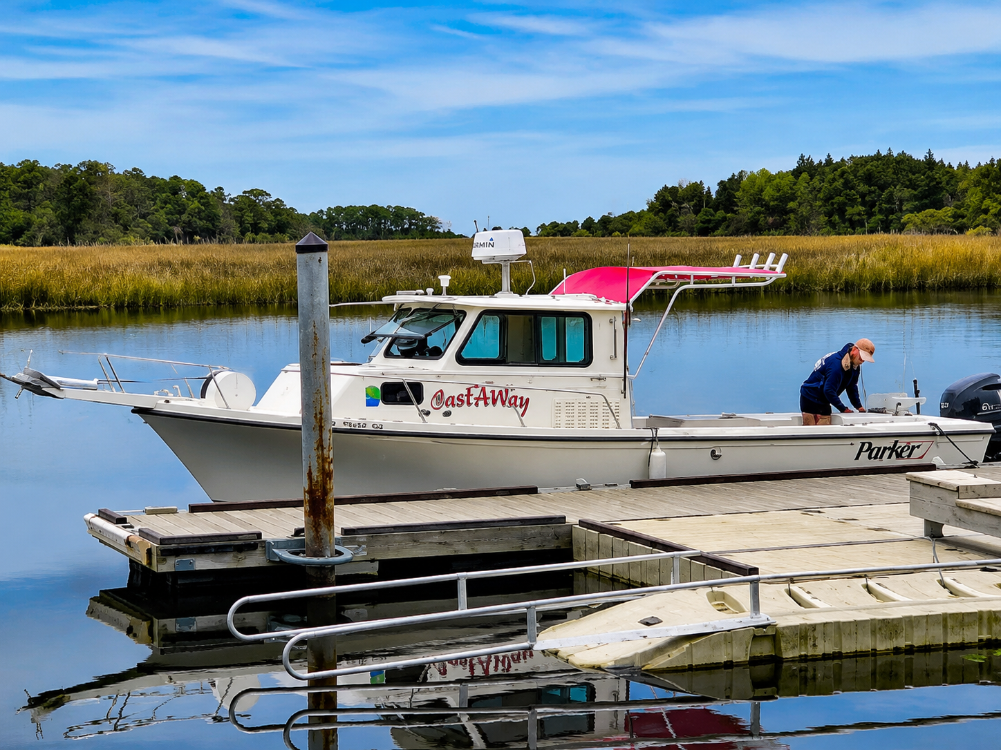 Motorboat (engine-powered)