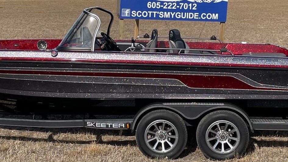 Motorboat (engine-powered)