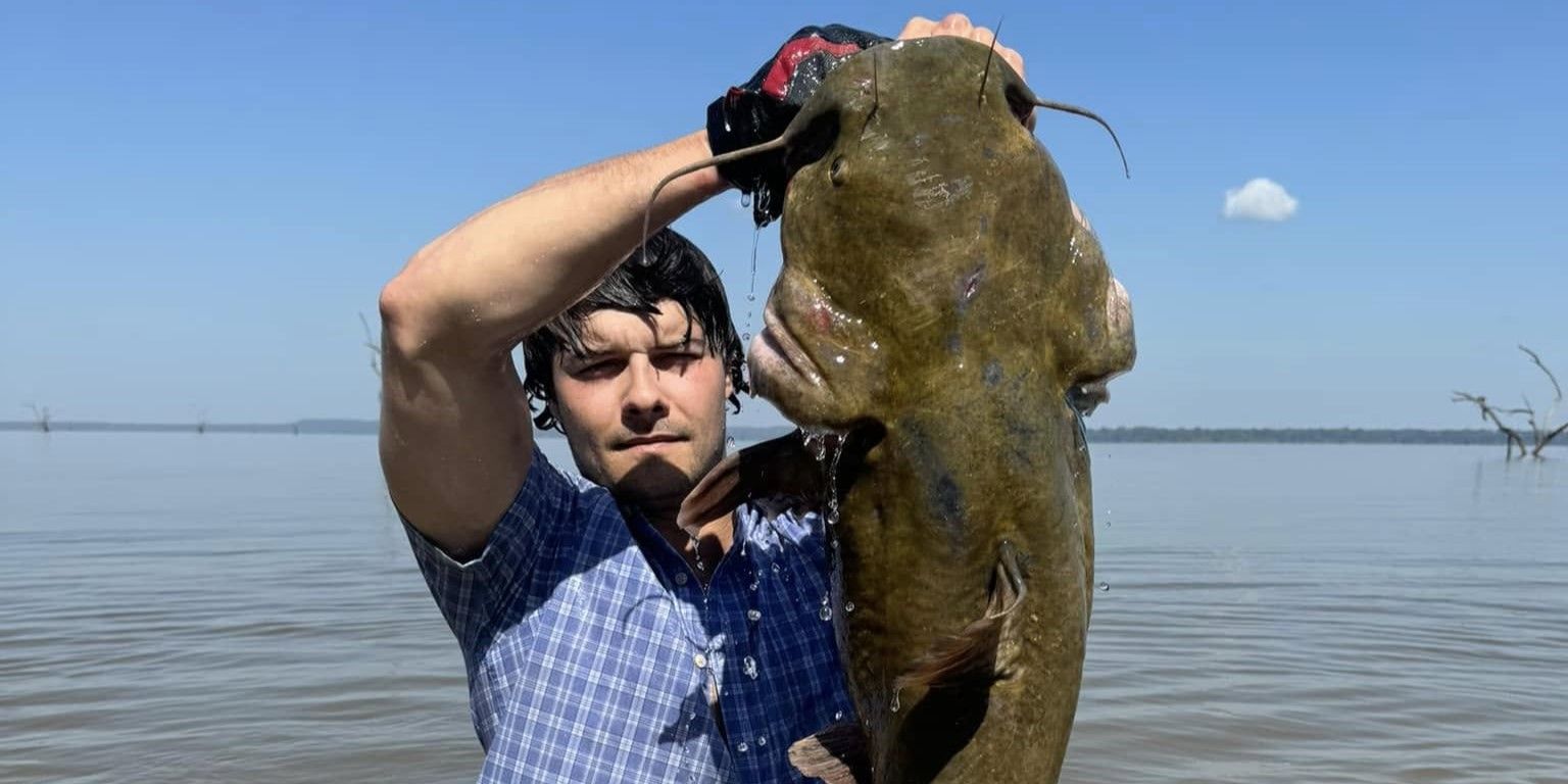 Millwood Lake Catfish Noodling: Twilight Adventure