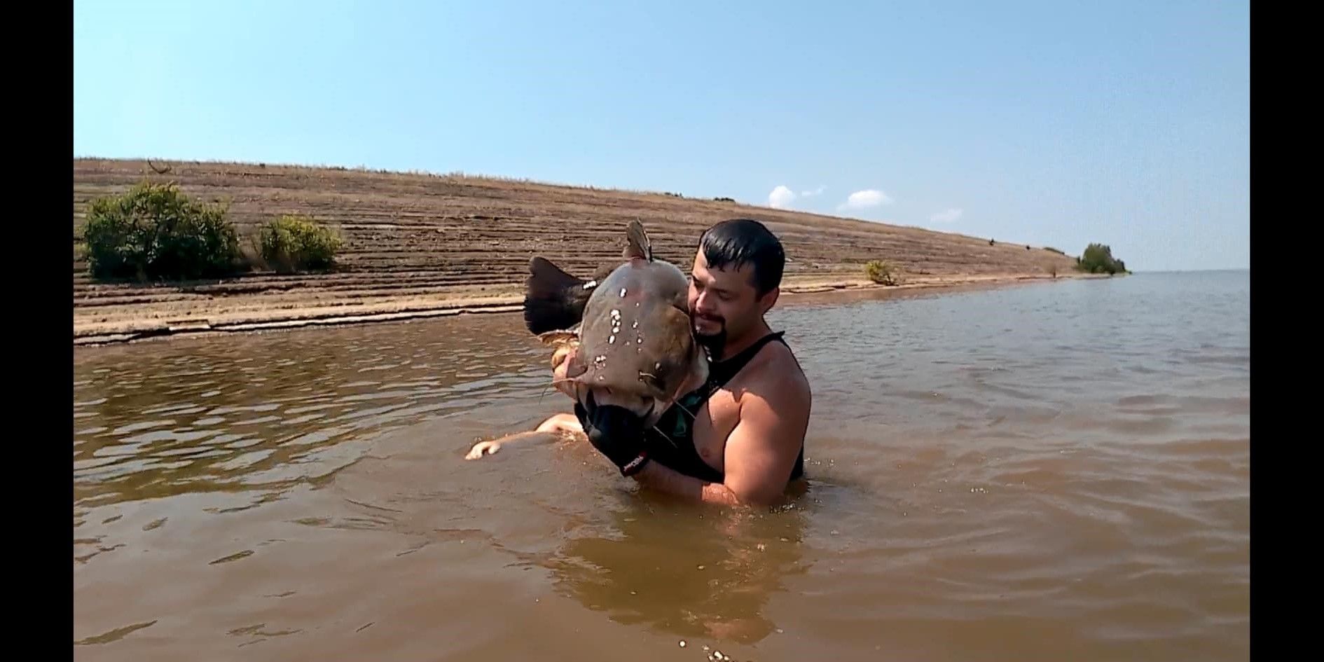 Arkansas Lake Catfish Noodling with Cat Snatcher