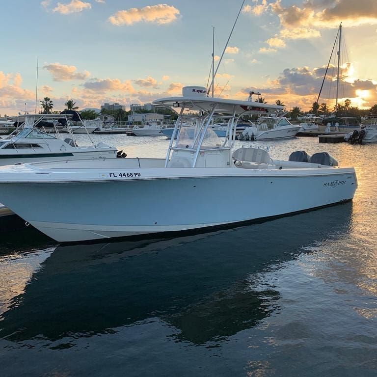Motorboat (engine-powered)