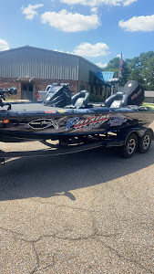 Motorboat (engine-powered)