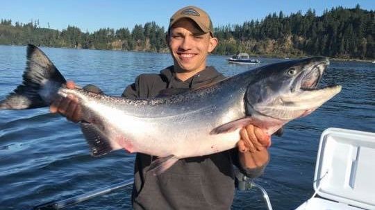 J. Standifer Guide Service Winchester Bay Oregon Fishing – Private fishing River