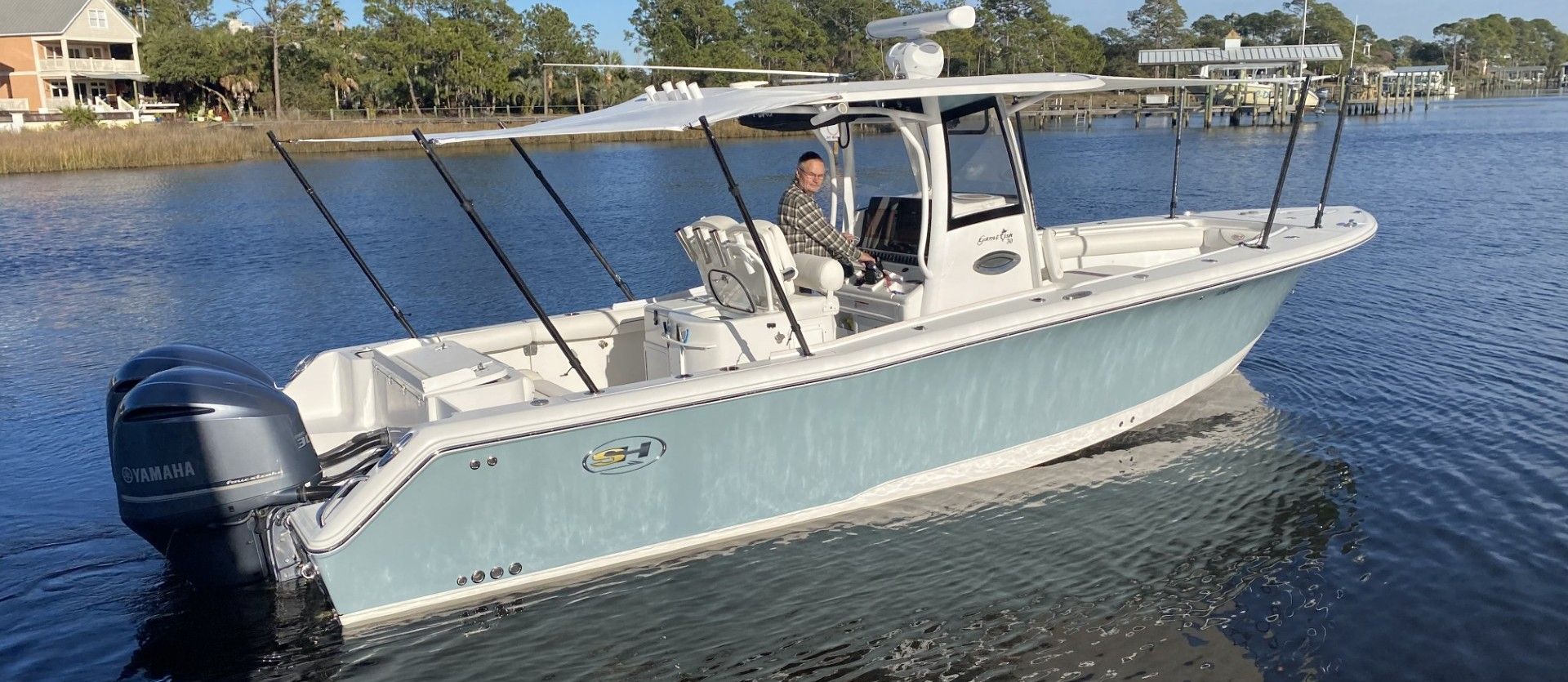 Motorboat (engine-powered)