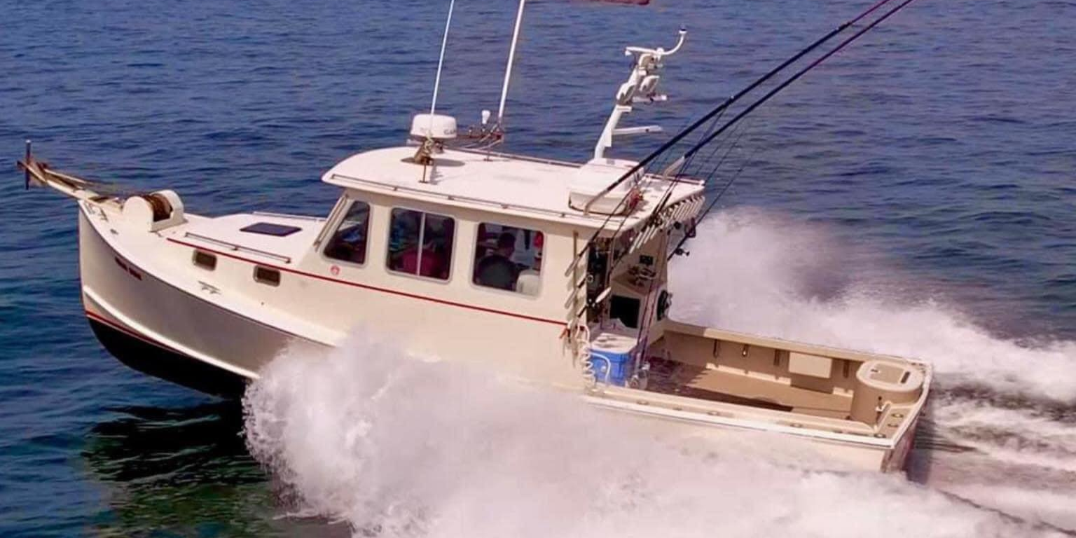 Motorboat (engine-powered)
