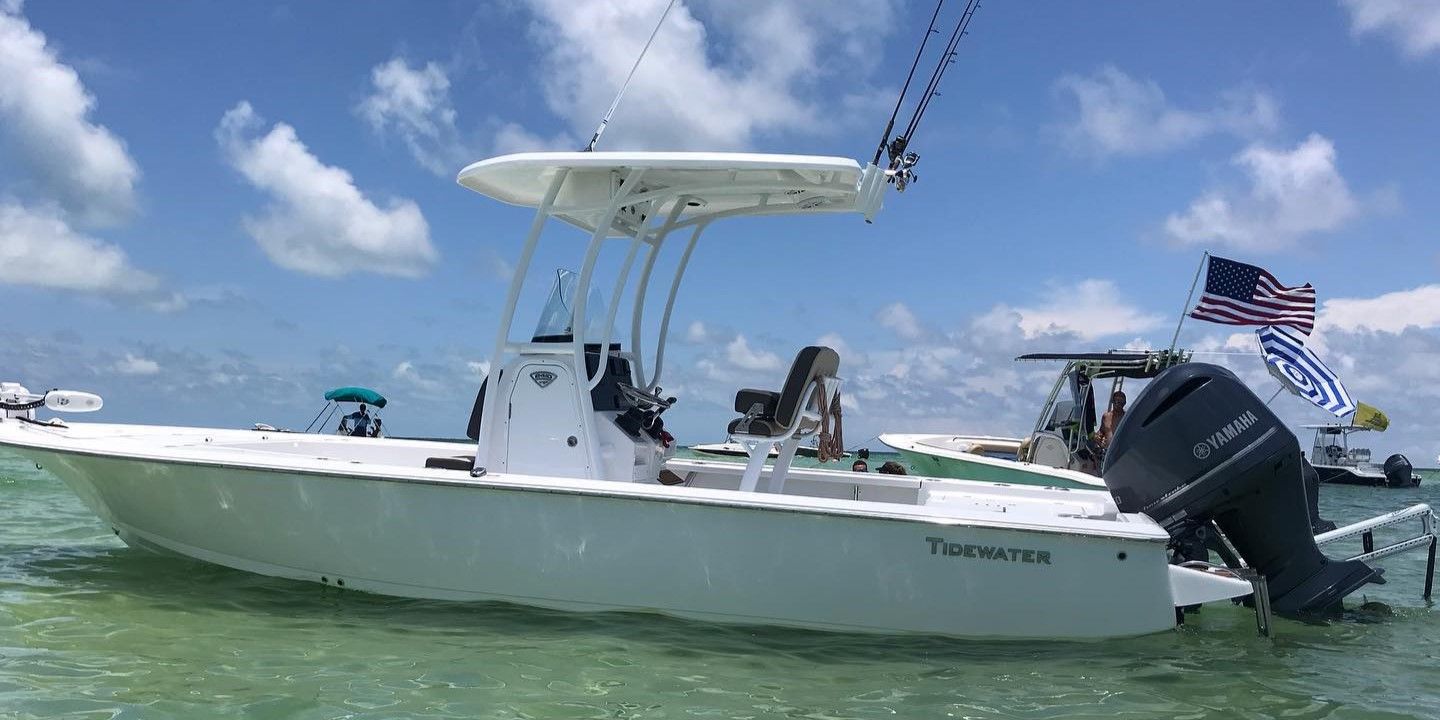 Motorboat (engine-powered)