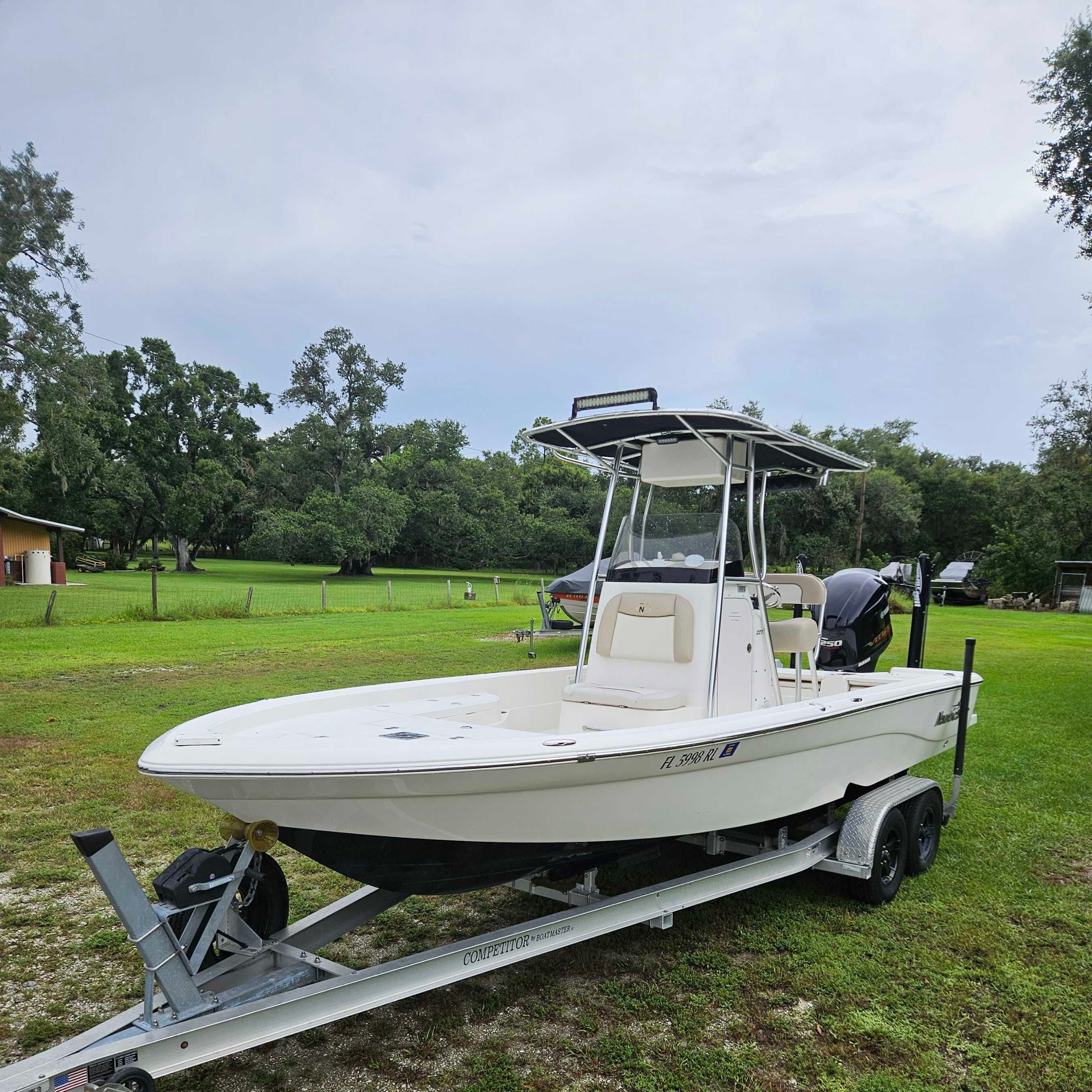 Motorboat (engine-powered)