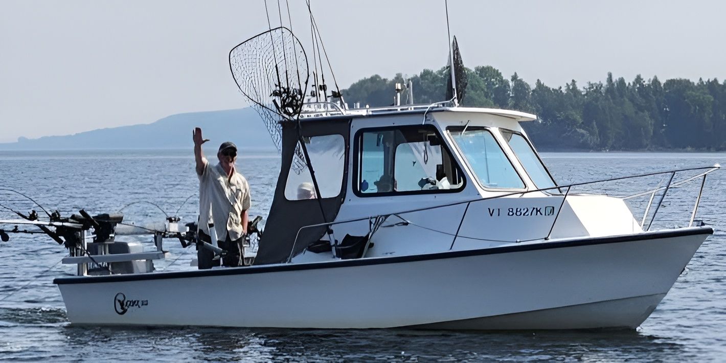 Motorboat (engine-powered)