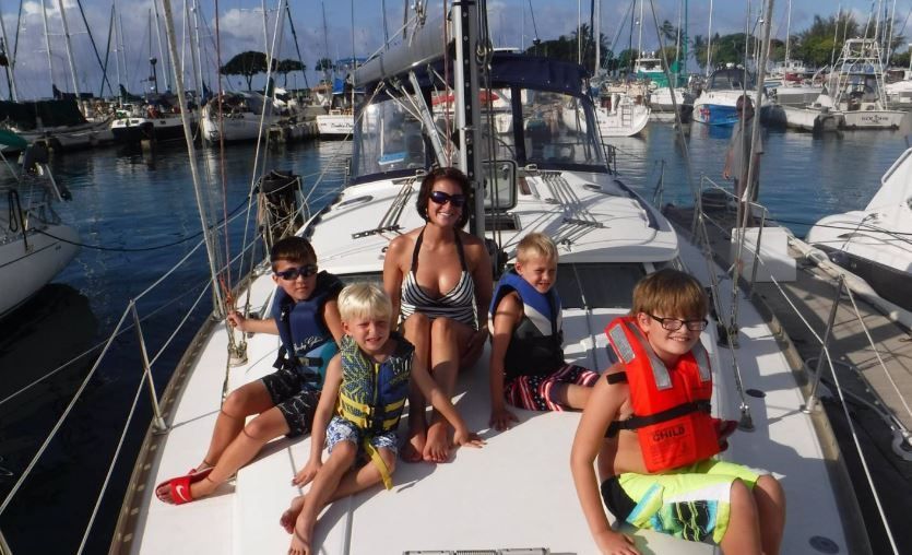 Tradewind Charters Honolulu, HI 3 Hour Cruise & Snorkel Trip fishing Shore