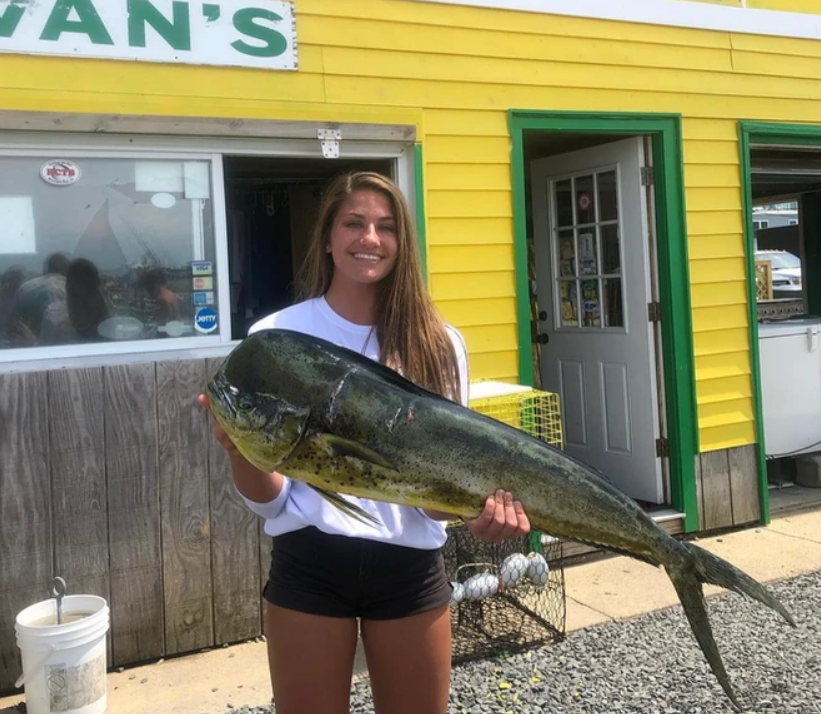 On The Rocks Sportfishing 12-Hour Midshore Tuna and Mahi Adventure fishing Offshore