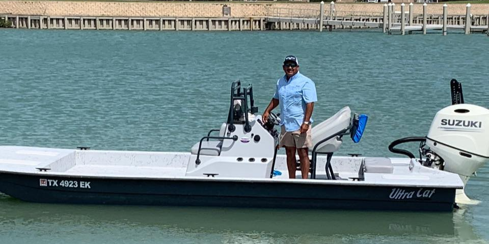 Motorboat (engine-powered)