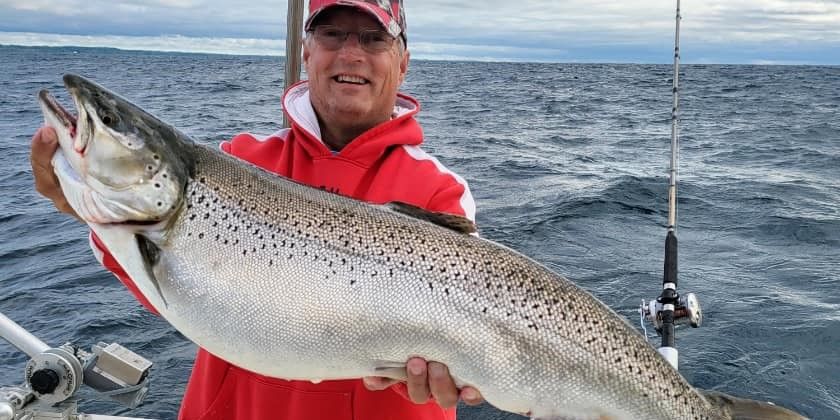 Kinn’s Sport Fishing Charter Fishing Lake Michigan | Winthrop 38'  fishing Inshore