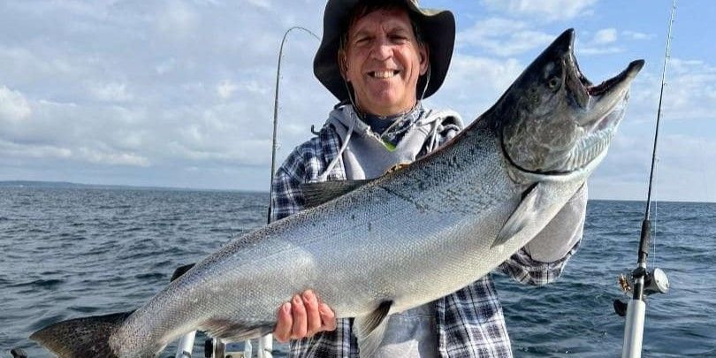 Kinn’s Sport Fishing Charter Fishing in Lake Michigan | Algoma 38' Mid-Week Trip fishing Inshore
