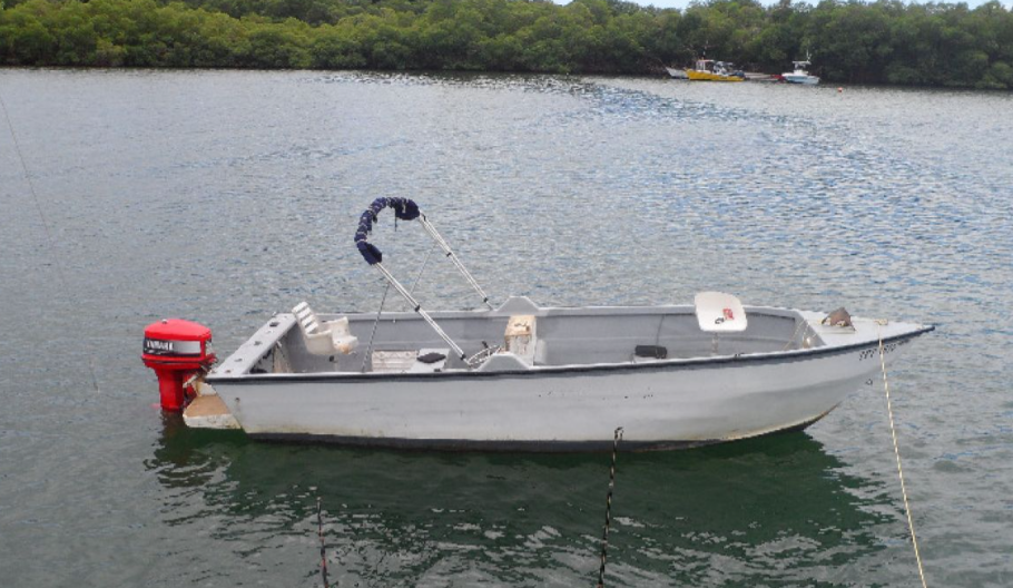 Motorboat (engine-powered)